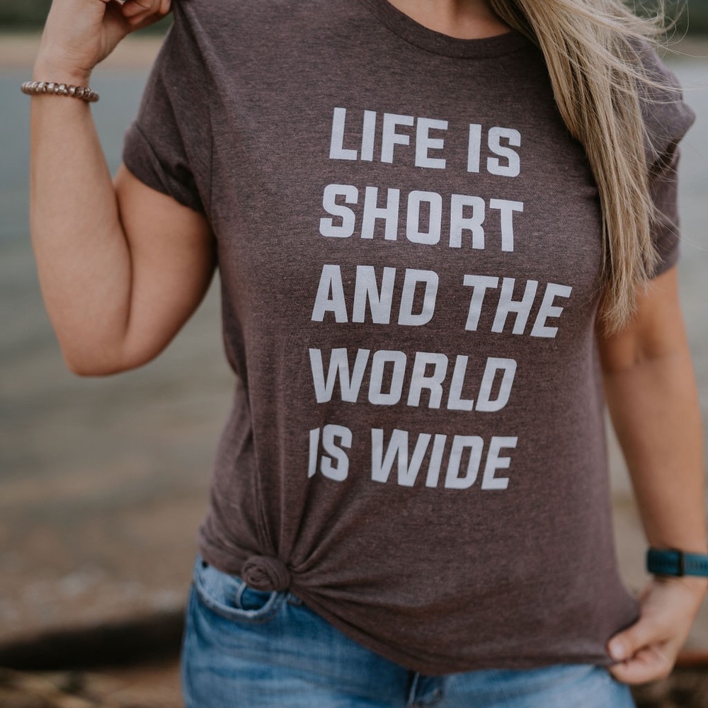 S-XL Life is short tee